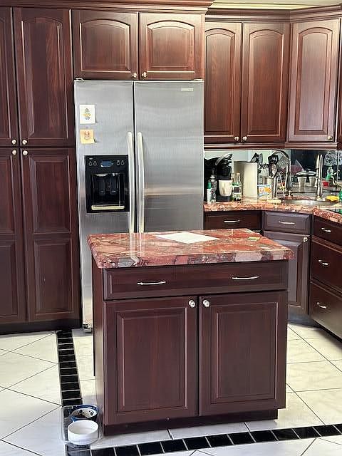1st image of 3061 Exeter Dr