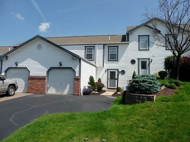 1409 Yorktowne Dr photo 1