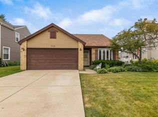 2533 Danbury Dr, Woodridge, IL 60517