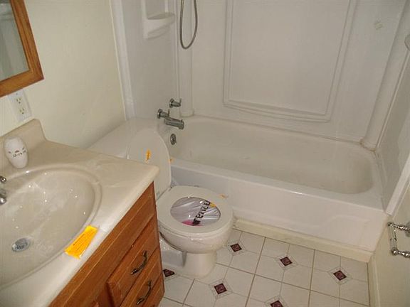 4th image of 65 Ramona Dr