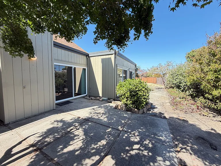 3555 Magnolia Dr — Photo 42