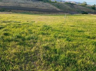 16001 Cottonwood Ln, Yakima, WA 98908