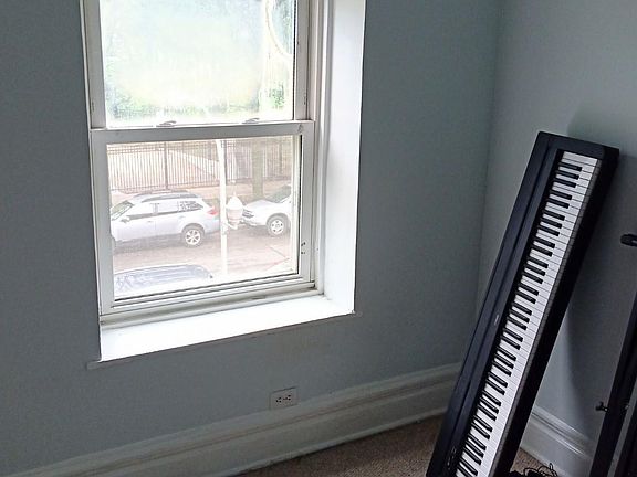 3rd image of 1417 N Wicker Park Ave #2