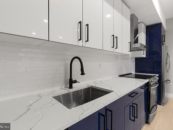 3rd image of 1343 Fitzwater St #202
