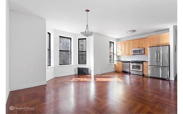 Rented by Douglas Elliman | media 19