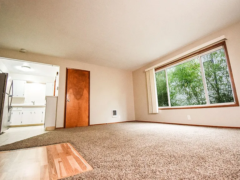 4935 SE Tibbetts St #4925-4933 — Photo 1
