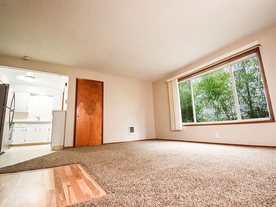 1st image of 4935 SE Tibbetts St #4925-4933