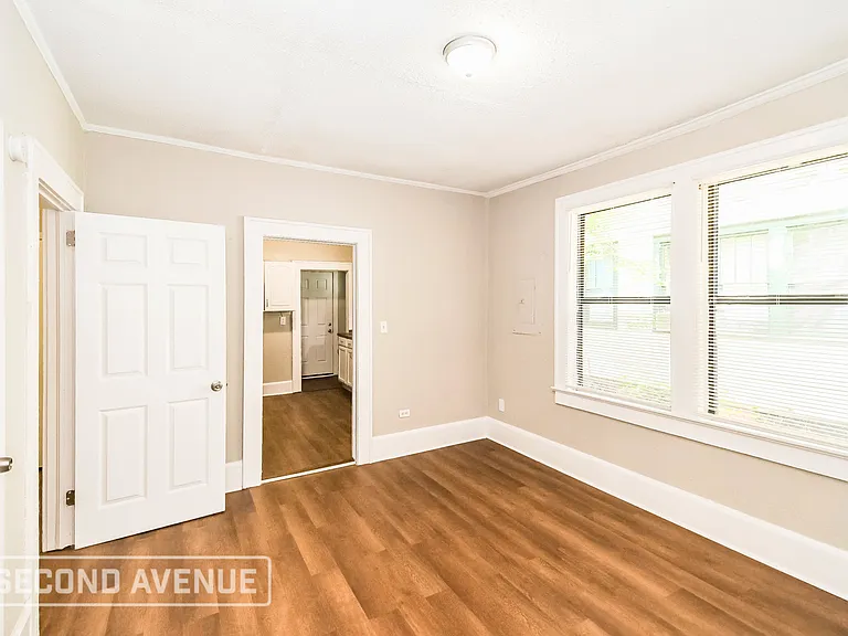 204 W 23rd St — Photo 4
