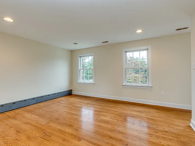 289 James St #2 — Photo 11