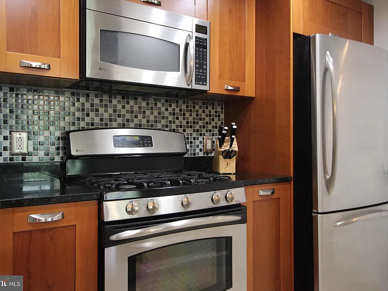 2451 Midtown Ave #305 — Photo 7