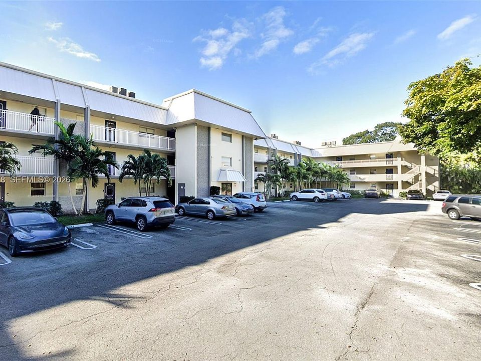 1st image of 2980 Riverside Dr APT 227-3