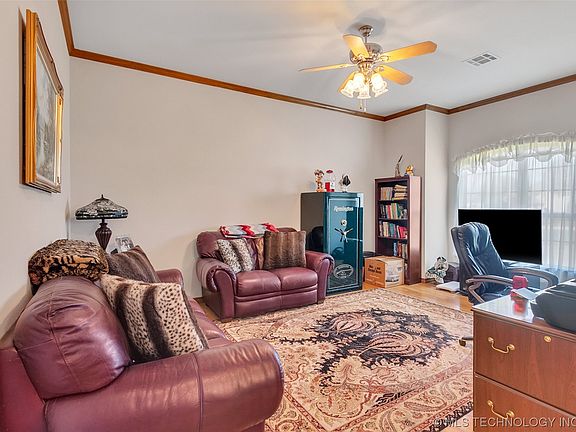 3rd image of 12965 Eagle Crest Dr