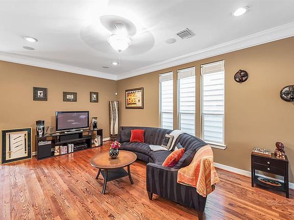 5th image of 823 Garden Trace Ln
