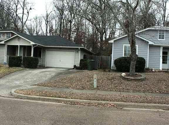 3rd image of 206 Mountain Creek Dr