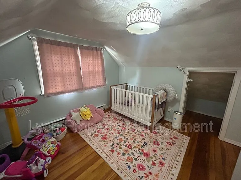 136 Aborn Ave — Photo 9