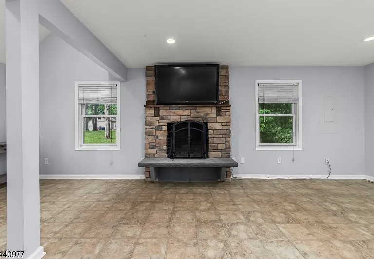 4 Gordon Ln — Photo 6