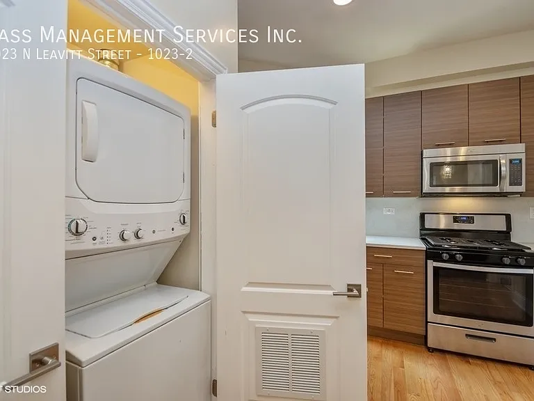 1023 N Leavitt St #2 — Photo 6
