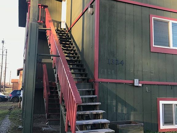 3rd image of 1324 2nd Ave #1