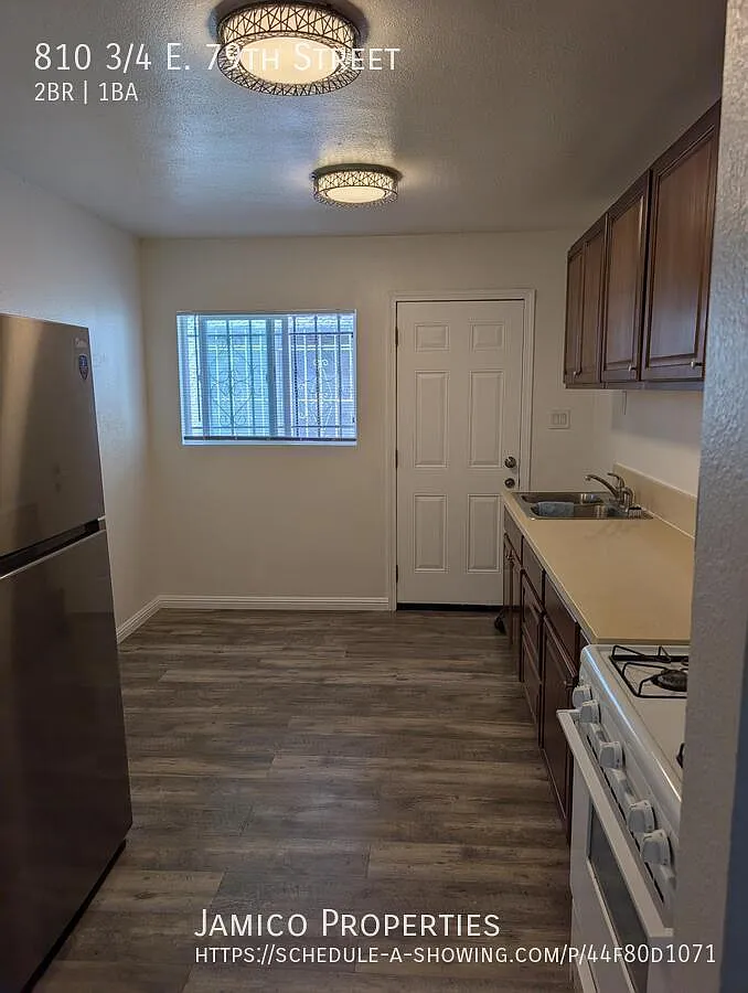 2 bed, $2,050 — Photo 2