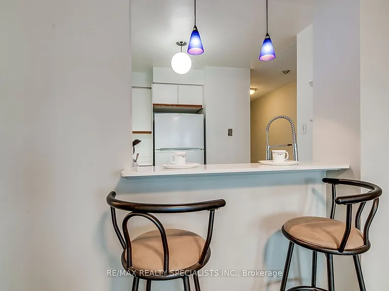 2177 Burnhamthorpe Rd W #1112 — Photo 13