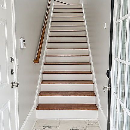 2nd image of 3201 Regency Ct