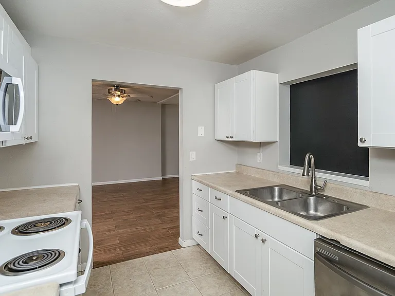 1040 Dorado Dr — Photo 11