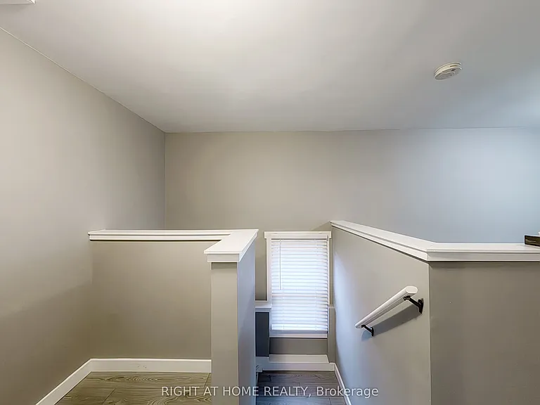 225 Kinmount Cres #UPPER — Photo 23