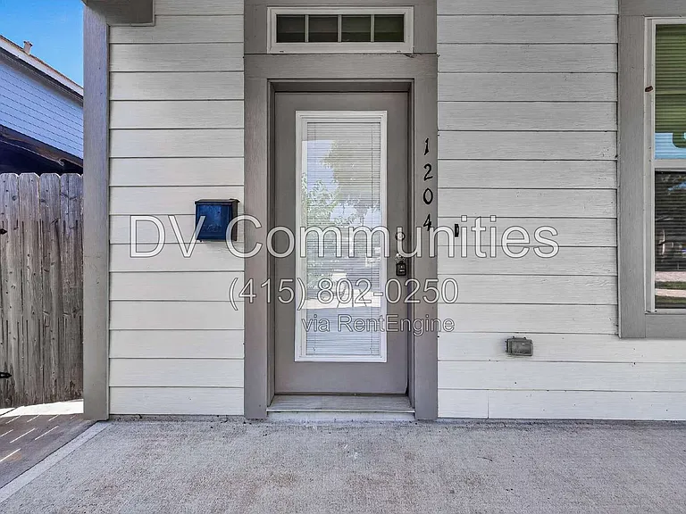 1204 3rd St — Photo 7