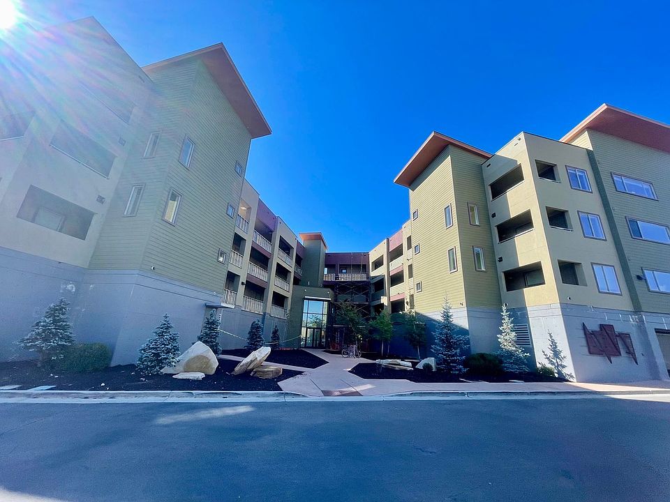 2nd image of 6033 Park Ln S