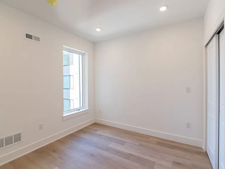 5900 Germantown (The Premiere) — Photo 49