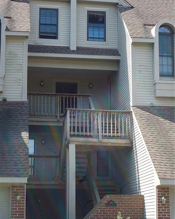 1st image of 740 Brookside Dr APT 202