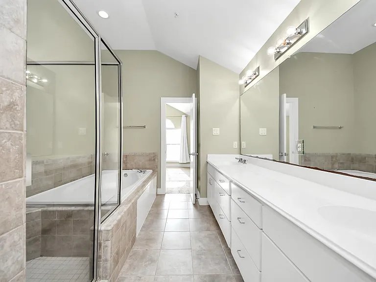 8715 Meadowcroft Dr #404 — Photo 24