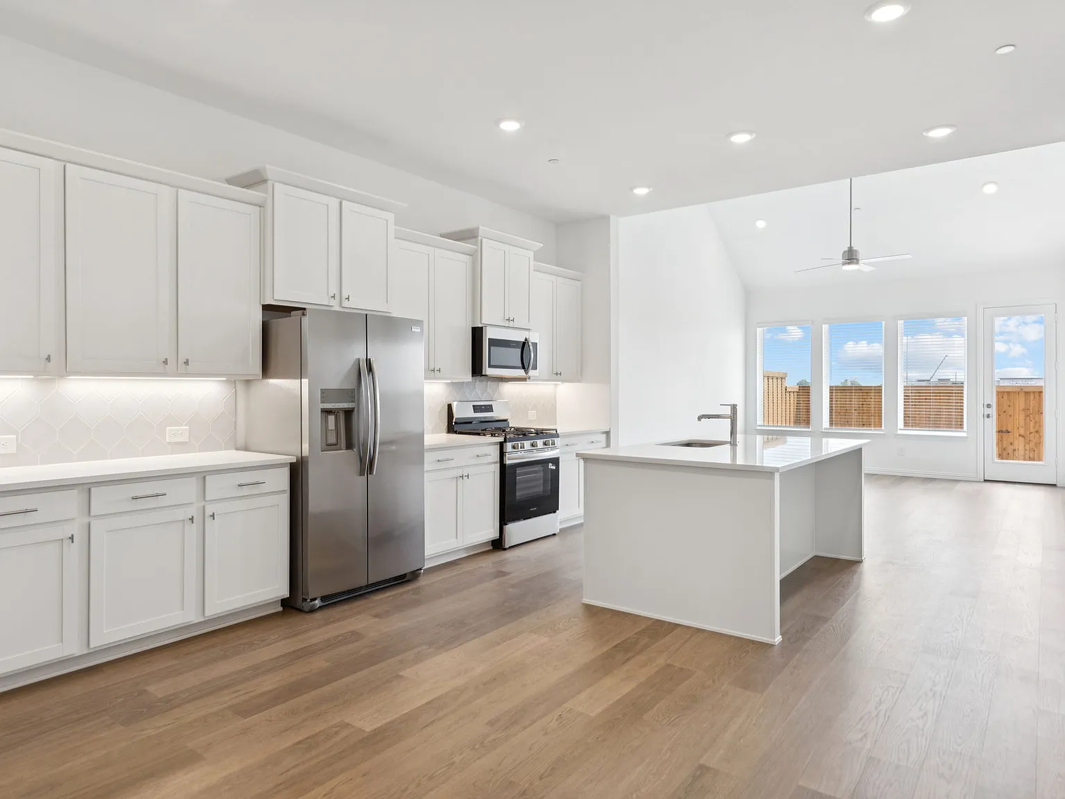 3 bed, 2.5 bath, 2203 sqft, $3,250 — Photo 4