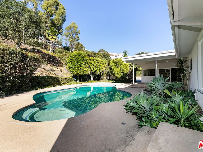 8900 Alto Cedro Dr — Photo 47