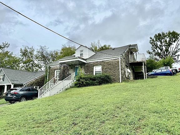 3rd image of 300 37th Ave N