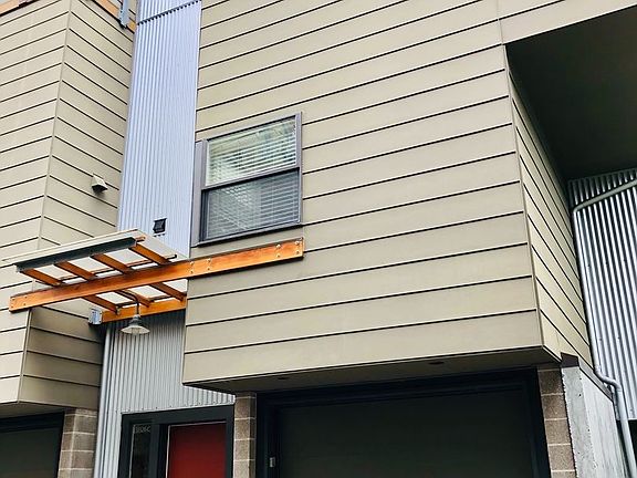 3rd image of 5926 California Ave SW Unit C