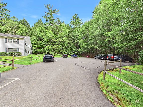 4th image of 20 Fairbanks Street #3