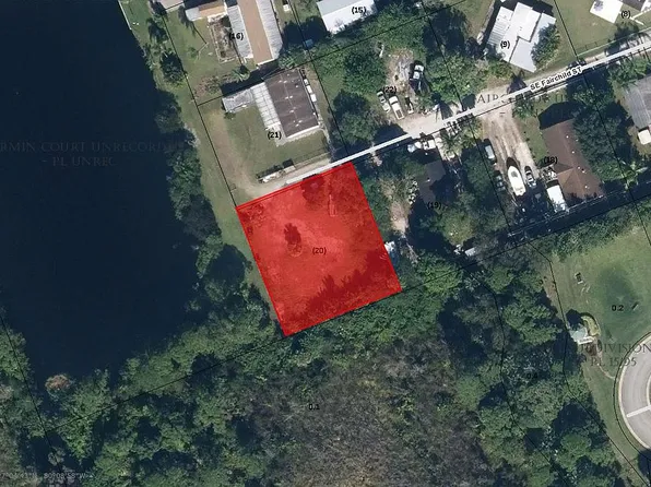 7826 SE Fairchild St, Hobe Sound, FL 33455