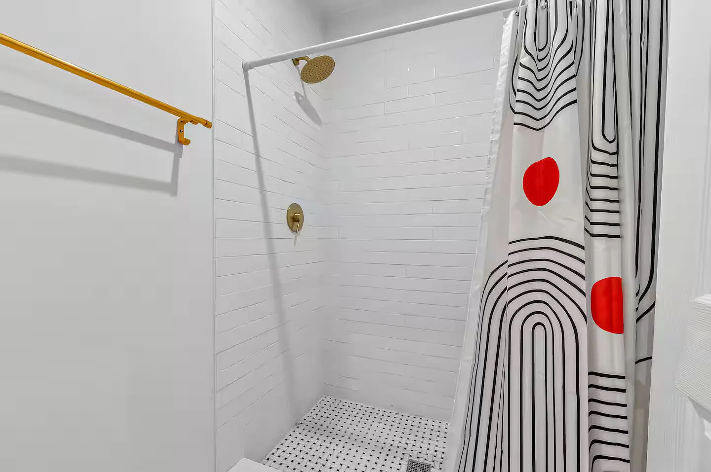 1 bed, $1,300 — Photo 4
