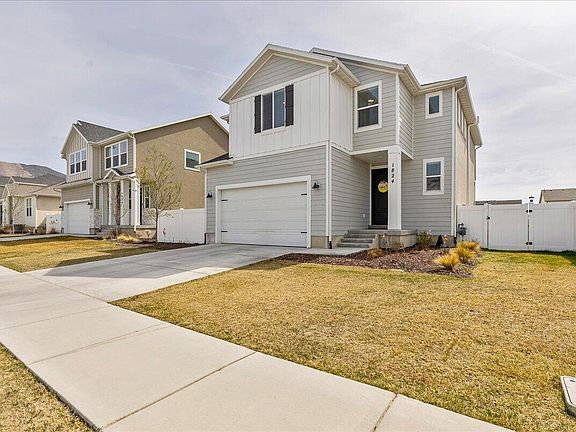 2nd image of 1824 E Meadowlark Dr
