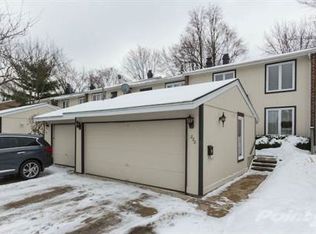 220 Applewood Ln, Bloomingdale, IL 60108