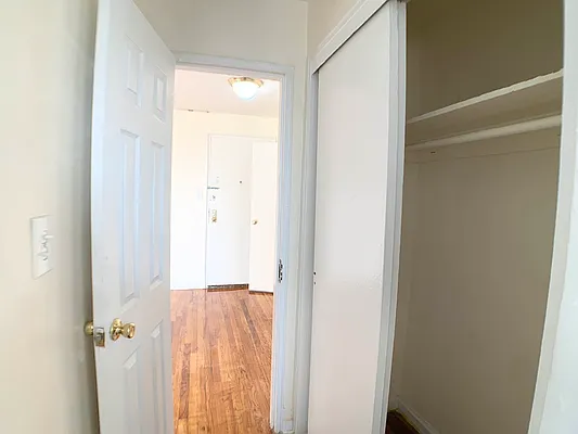 Rented by Premier One Realty LLC | media 16