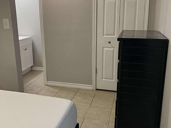 5th image of 242 W Goodnight Ave #10