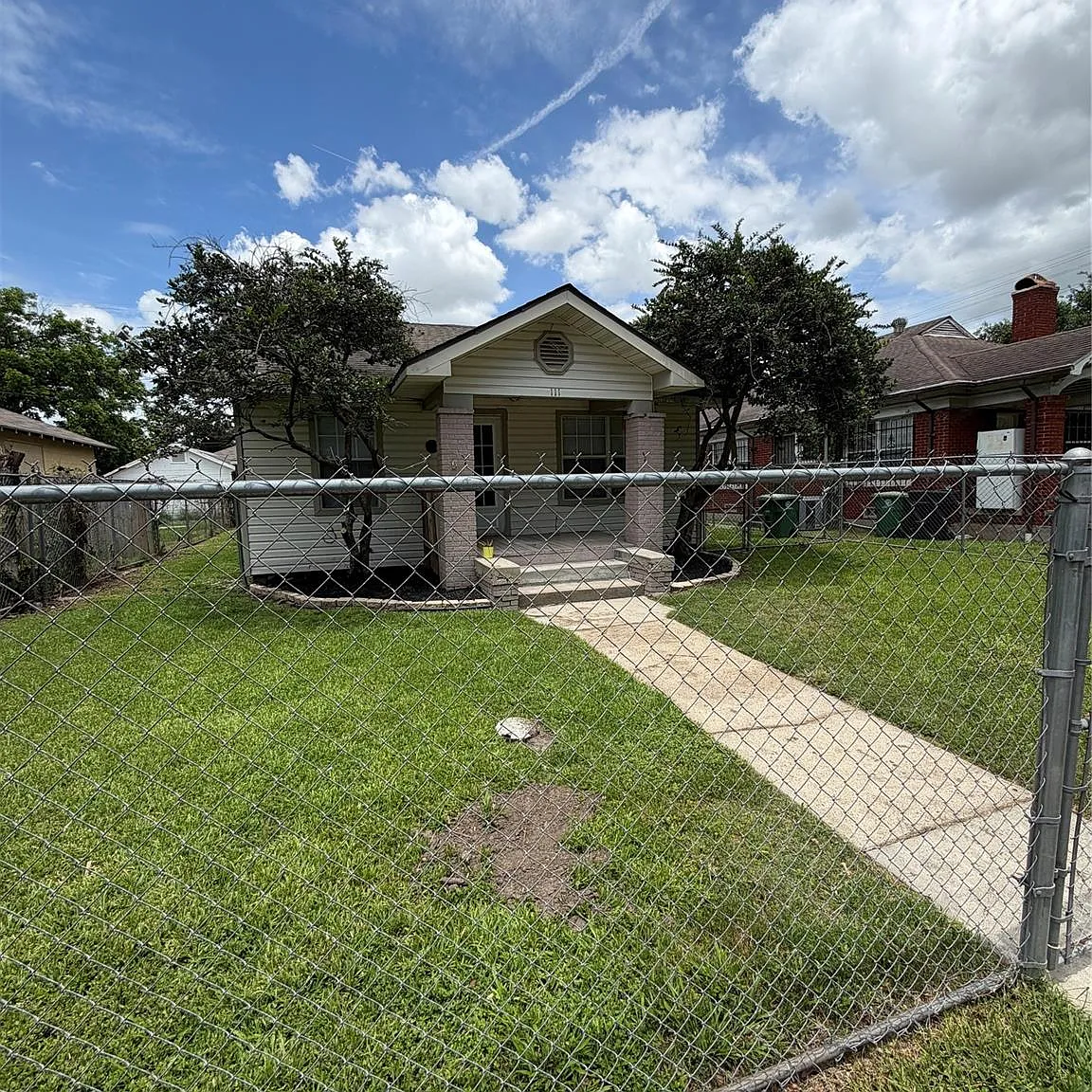 2 bed, 1.0 bath, 884 sqft, $1,500 — Photo 4