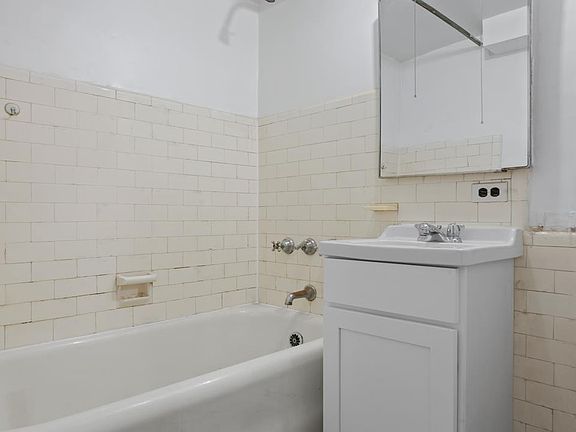 5th image of 25 Tudor City Pl APT 408