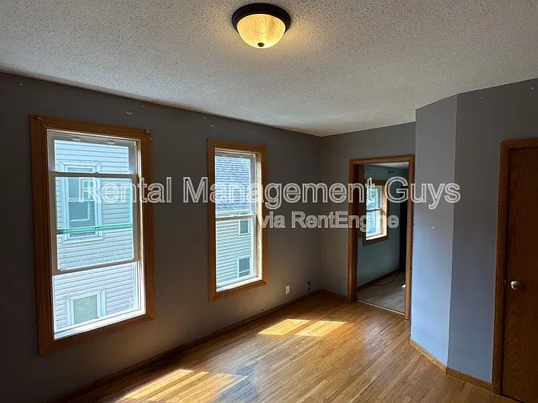 1408 Washington St NE #2 — Photo 4