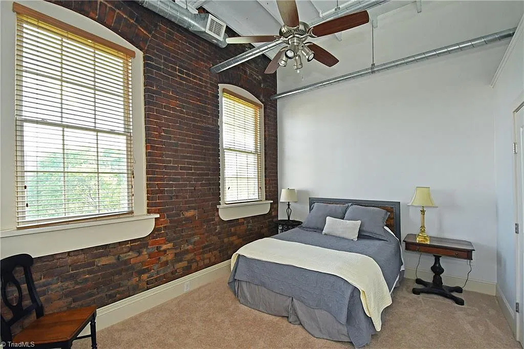 2 bed, 1209 sqft, $1,800 — Photo 3