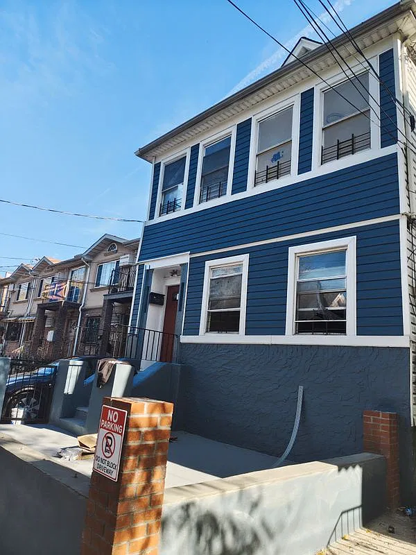 3 bed, 1.0 bath, 1305 sqft, $3,600 — Photo 1
