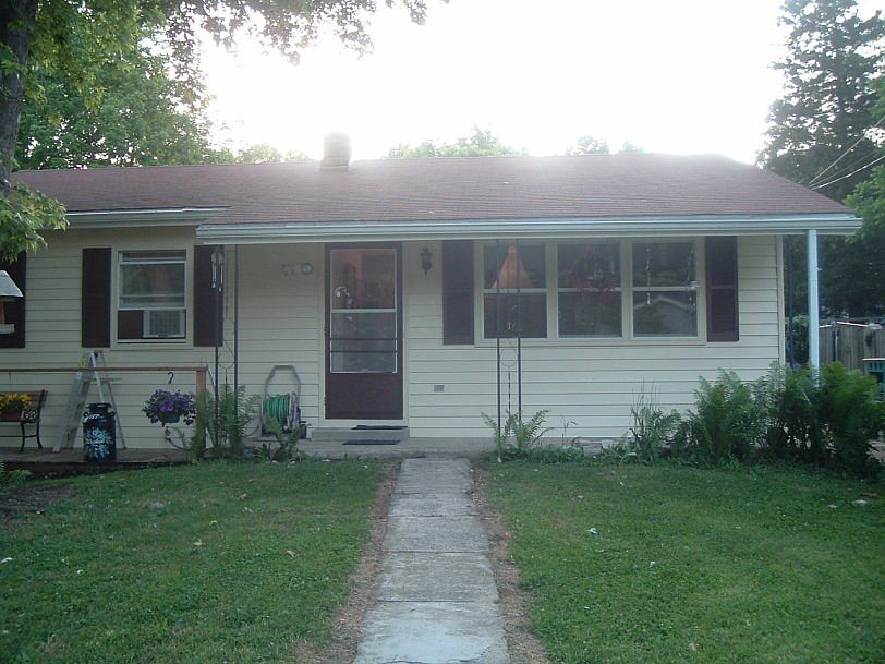 2nd image of 127 Harvey Ave
