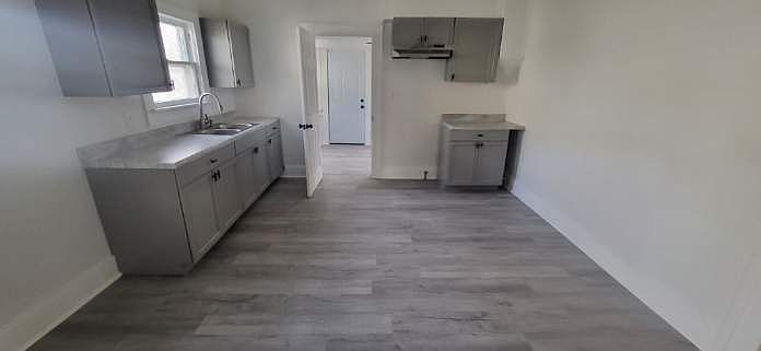 2nd image of 219 S Palm St